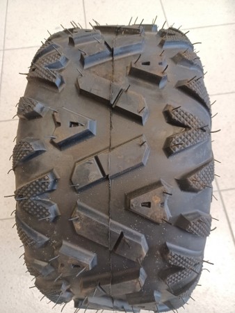 Bakdekk uten felg  18x9.50-8 skrå knaster